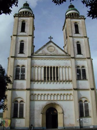 La Cathédrale St Pierre et Paul de Bonadibong Douala