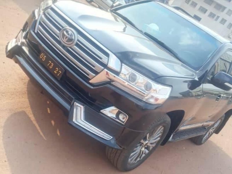 Toyota landcruser Prado v8 GXR