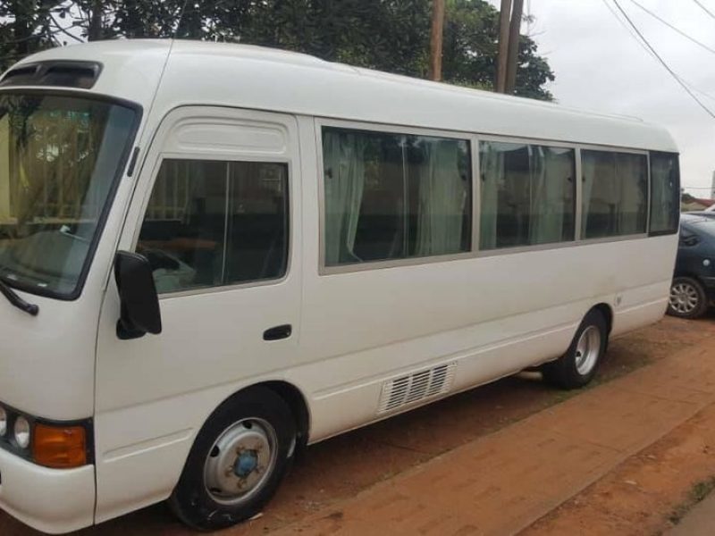Toyota Coaster 30 places