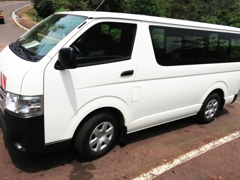 TOYOTA HIACE