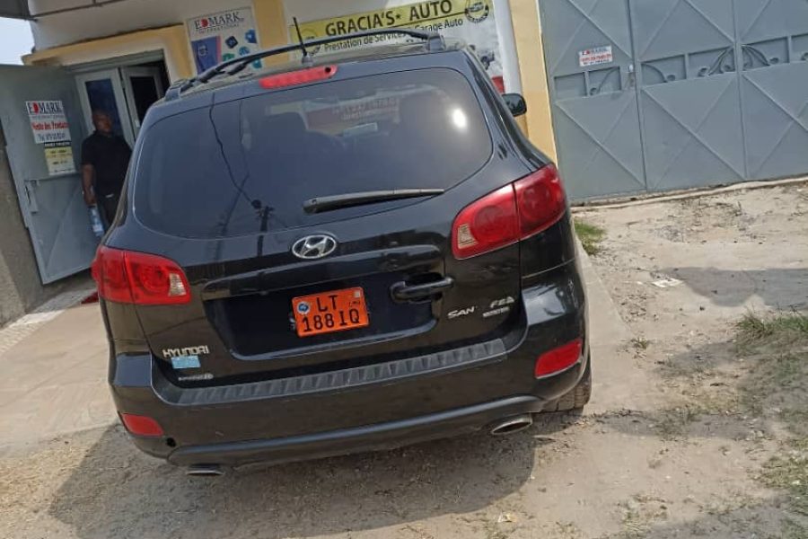 HYNDAI SANTA FE 4×4