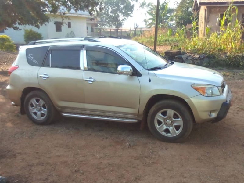 rav 4 climatisée